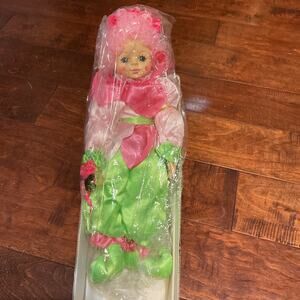 Vintage - 1986 Brinn's 13" Calendar Clown, Monthly Doll Brings May Flowers